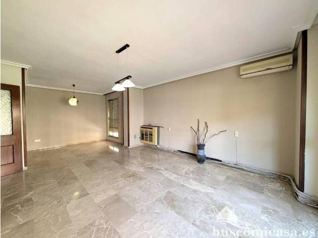 Piso en Venta en Linares