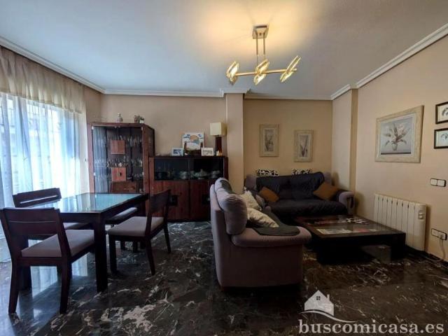 Piso en venta en Linares, Calle Zambrana, 23700