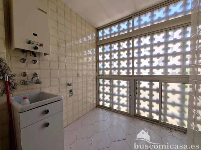 Piso en venta en Linares, Centro ciudad. Bonito piso en Cid Campeador con garaje incluido. Pisos.