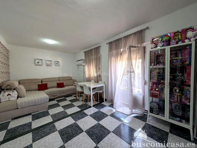 Piso en venta en Linares, Linarejos. Bonito piso al lado de la Plaza de Toros. Pisos.