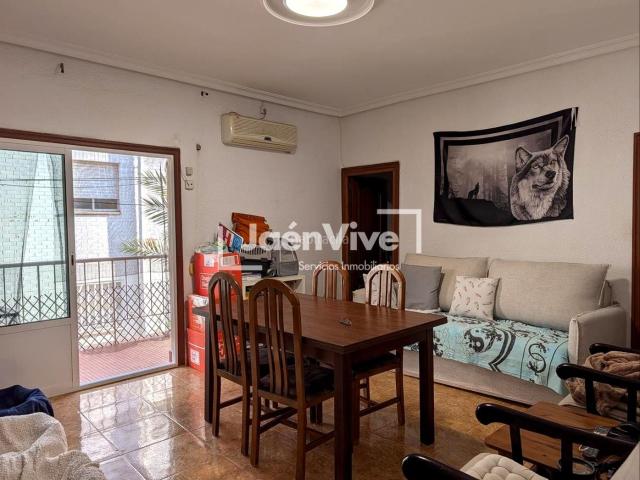 Piso en venta en Linares, Linarejos. Estupendo Piso junto al Polideportivo San José. Pisos.