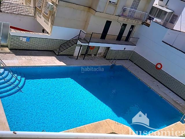 Piso en venta en Linares, Linarejos. Piso en bonito residencial privado con piscina. Pisos.