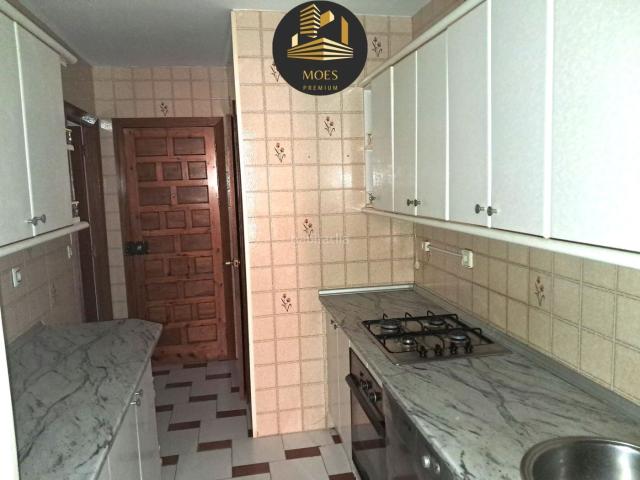 Piso en venta en Linares, Linarejos. Piso en venta en Plaza de Toros, 4 dormitorios. Pisos.