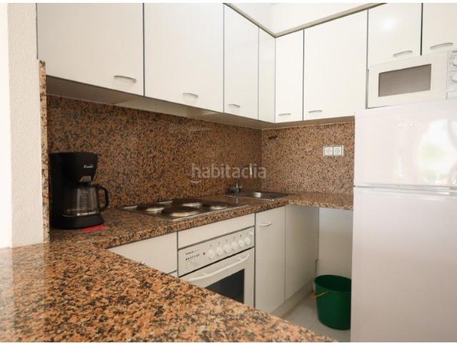 Piso en venta en Llançà, El Port Costa Brava. Apartamento con licencia turística y parking a 300m de la playa en Llançà. Pisos.