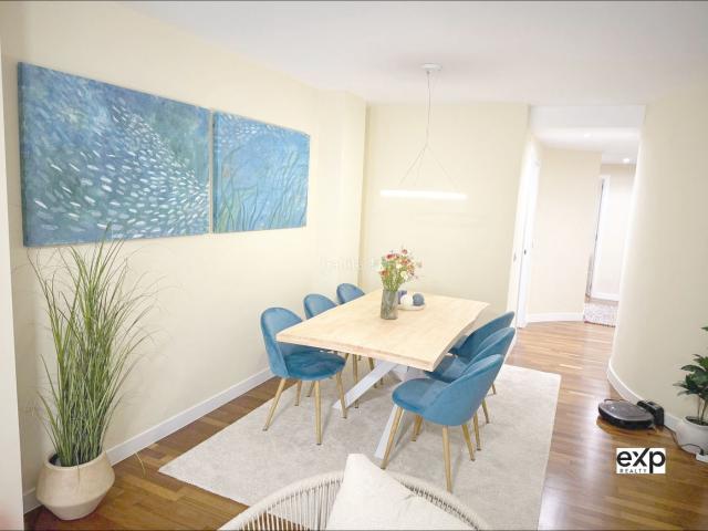 Piso en venta en Llanes, Llanes Pueblo. Exclusiva vivienda recién reformada con terraza y ubicación privilegiada en el corazón de Llanes. Opción de garaje disponible. Pisos.