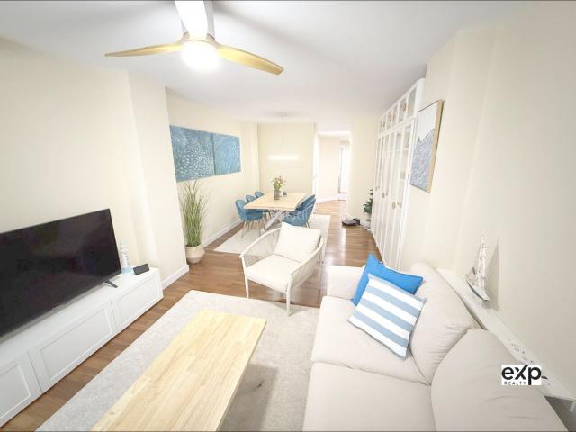 Piso en venta en Llanes, Llanes Pueblo. Exclusiva vivienda recién reformada con terraza y ubicación privilegiada en el corazón de Llanes. Opción de garaje disponible. Pisos.