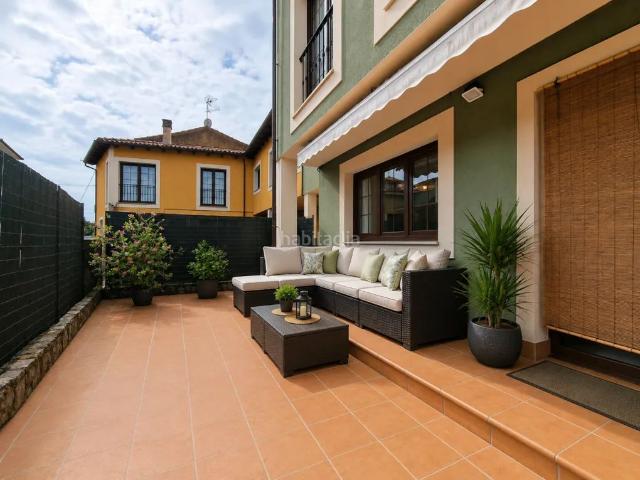 Piso en venta en Llanes, Llanes Pueblo. Exclusiva Bajo con terraza a un paseo de Llanes. Pisos.