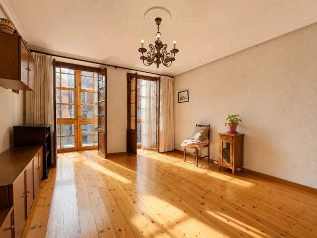 Piso en Venta en Llanes pueblo