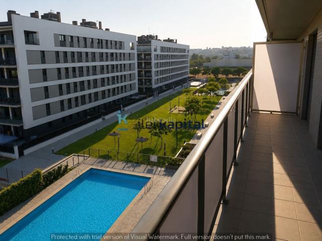 Piso en venta en Lleida, Cappont. Vivienda de 129 m con terraza, vistas a la zona comunitaria, 2 plazas de parking y trastero. Pisos.