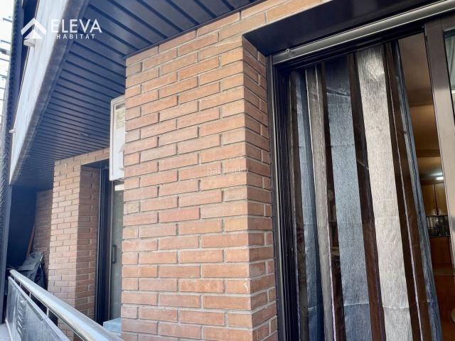 Piso en venta en Lleida, Príncep de Viana Clot Xalets Humbert Torres. Piso de 2 habitaciones con 3 balcones. Pisos.