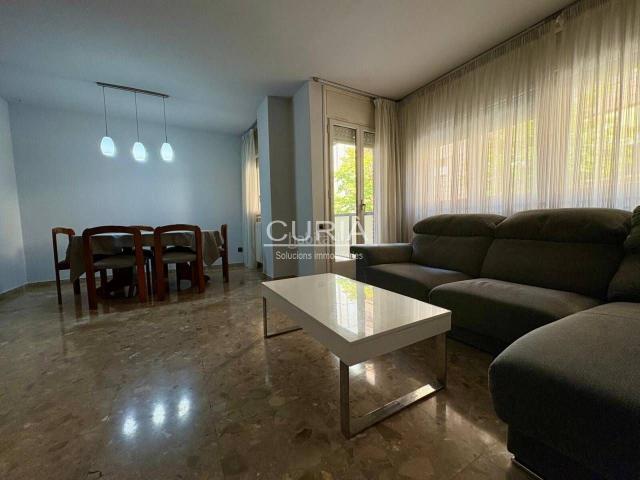 Piso en venta en Lleida, Príncep de Viana Clot Xalets Humbert Torres. Venta de piso exterior en ZONA CLOT con PARKING OPCIONAL. Pisos.