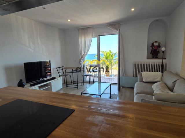 Piso en venta en Lloret de Mar, Centre Costa Brava. Apartamento en primera línea de mar con vistas espectaculares en Lloret de Mar. Pisos Lloret de.