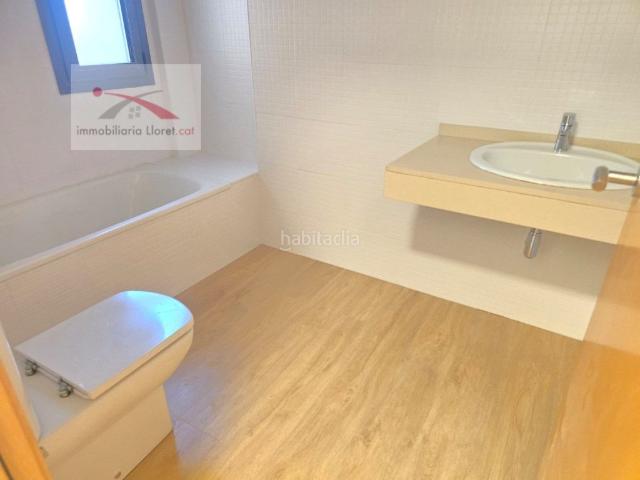 Piso en venta en Lloret de Mar, Centre Costa Brava. PISO 1 Habitación REFORMADO en el CENTRO. al lado de la BIBLIOTECA!. Pisos Lloret de.