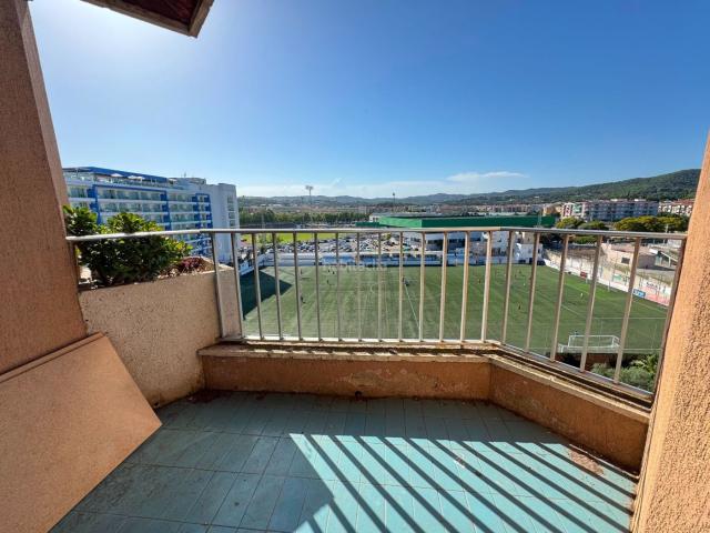 Piso en venta en Lloret de Mar, Centre Costa Brava. Piso céntrico con parking. Pisos Lloret de.