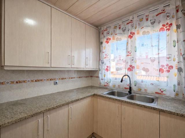 Piso en venta en Lloret de Mar, Centre Costa Brava. Piso amplio con parking en el centro, luminoso y en finca tranquila. Pisos Lloret de.