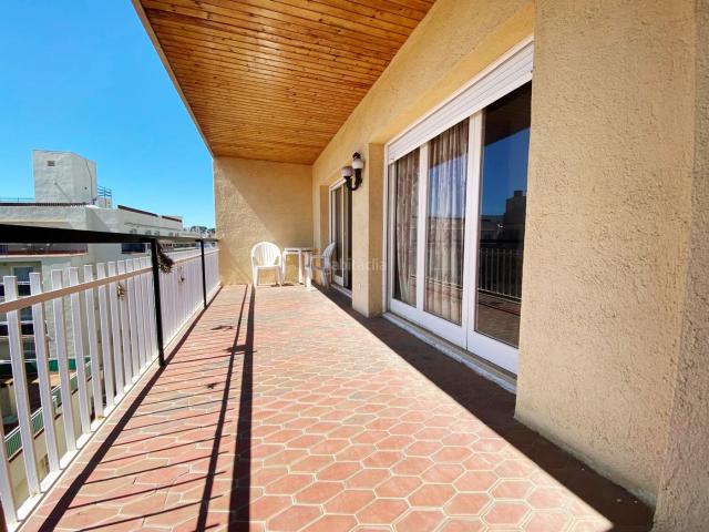Piso en venta en Lloret de Mar, Centre Costa Brava. ? Piso luminoso con vistas al mar a 5 minutos de la playa Lloret de Mar. Pisos Lloret de.