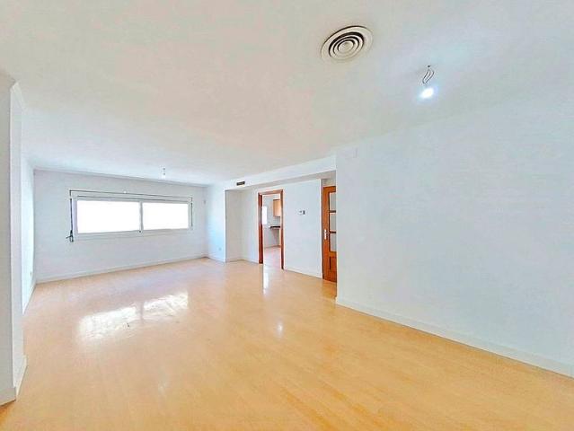 Piso en venta en Lloret de Mar, de 149 m² 4 habitaciones por 259.000