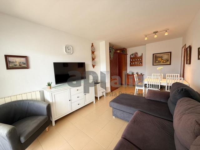 Piso en venta en Lloret de Mar, Fenals Costa Brava. APARTAMENTO REFORMADO CON VISTAS AL MAR, TERRAZA Y PISCINA EN FENALS, LLORET DE MAR. Pisos Lloret de.