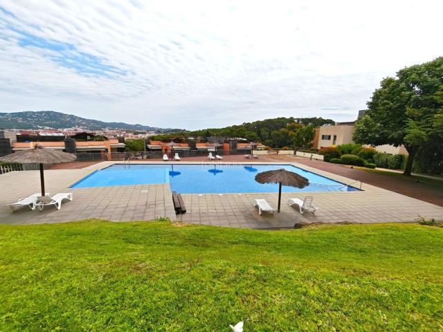 Piso en venta en Lloret de Mar, Santa Clotilde Costa Brava. ÁTICO EXCLUSIVO CON DOS TERRAZAS, GARAJE, TRASTERO Y ZONA COMUNITARIA CON PISCINAS. Pisos Lloret de.