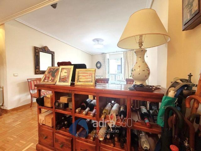 Piso en venta en Logroño, Casco Antiguo. Se vende piso en Portales. Pisos.