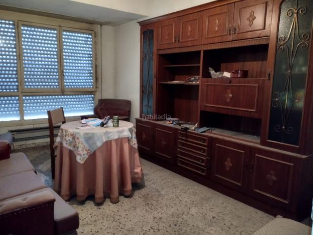 Piso en venta en Logroño, Gran Via. Ocasión junto a Gran Vía. 3 Habitaciones. 1 Baños. Exterior con ascensor y balcón. Pisos.