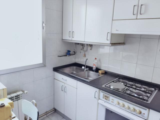 Piso en venta en Logroño, Gran Via. Piso e Perez Galdos con balcon. Pisos.