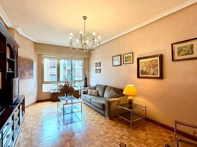 Piso en venta en Logroño, Gran Via. Piso en el Corazón de Logroño ¡Una Oportunidad Única!. Pisos.