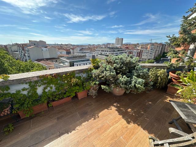 Piso en venta en Logroño, Gran Via. Una residencia única frente al Espolón En el enclave más exclusivo y representativo de Logroño, frente al Espolón y en pleno coraz. Pisos.