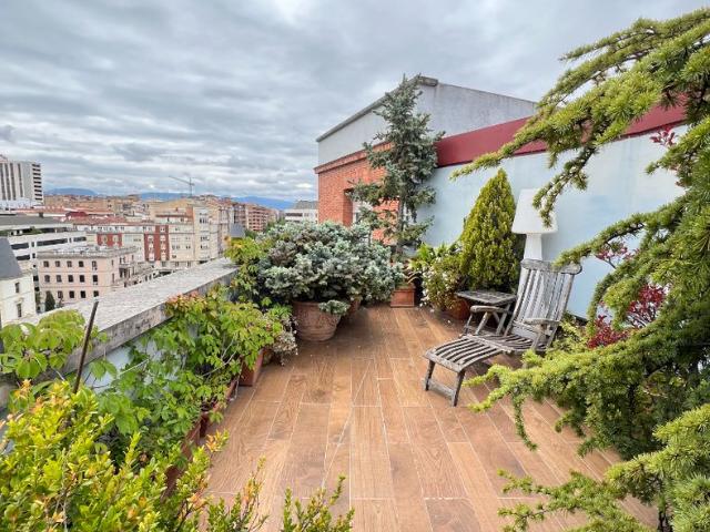 Piso en venta en Logroño, Gran Via. Una residencia única frente al Espolón En el enclave más exclusivo y representativo de Logroño, frente al Espolón y en pleno coraz. Pisos.