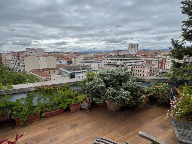 Piso en venta en Logroño, Gran Via. Una residencia única frente al Espolón En el enclave más exclusivo y representativo de Logroño, frente al Espolón y en pleno coraz. Pisos.