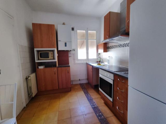 Piso en venta en Logroño, Juzgados. Apartamento en Avenida Pérez Galdós de Logroño de dos dormitorios y un baño. Pisos.