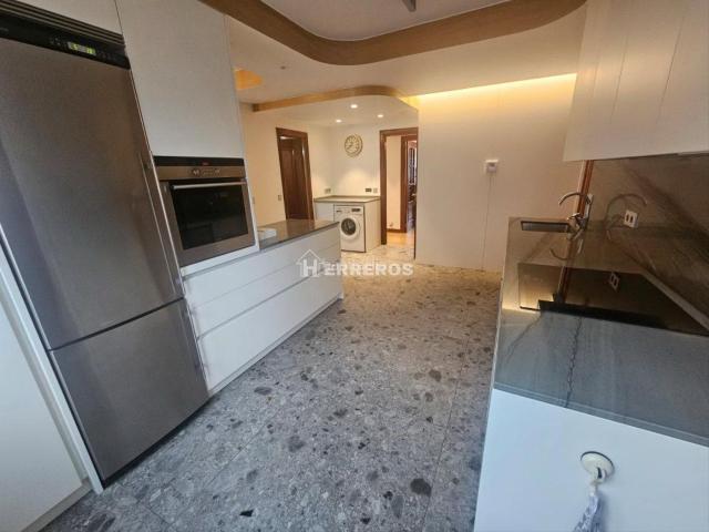 Piso en venta en Logroño, San Adrián. Piso en venta en Centro, 4 dormitorios. Pisos.