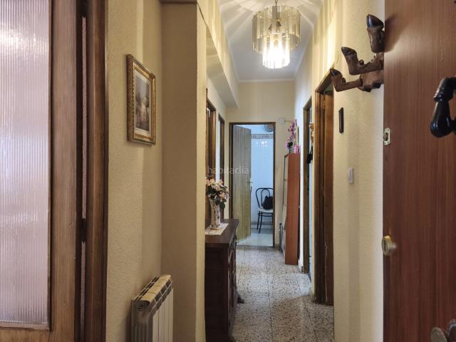 Piso en venta en Logroño, San Millán Ayuntamiento. Piso en venta de 3 habitaciones en Logroño zona universidad. Pisos.