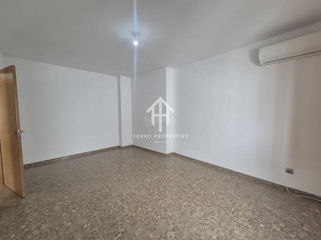 Piso en venta en Loja. Venta de piso amplio y soleado en Loja. Pisos.