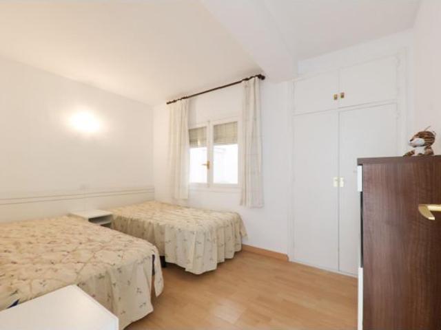 Piso en venta en Los Boliches, Fuengirola a un paso de la playa | Ideal inversión en Costa del Sol