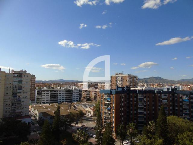 Piso en Venta en Los Guindos Parque Mediterráneo Santa Paula