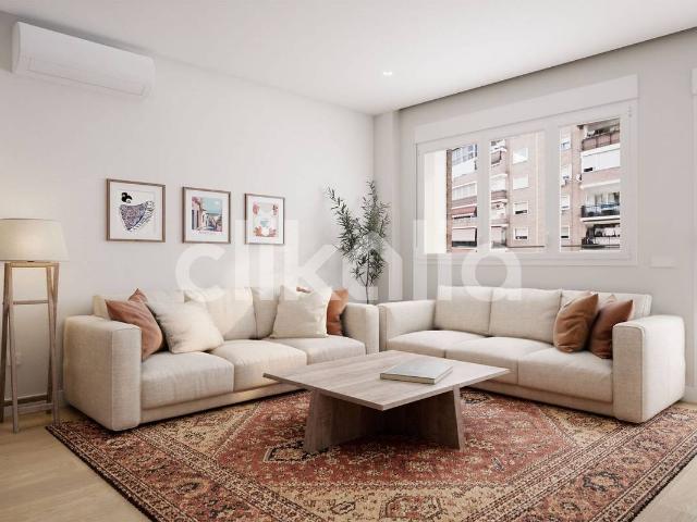 Piso en Venta en Los Guindos Parque Mediterráneo Santa Paula