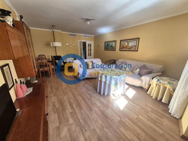 Piso en venta en Lorca, San Mateo. Piso de 3 dormitorios con plaza de garaje en el centro. Pisos.