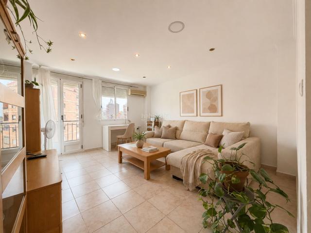 Piso en venta en Puçol, Casco Antiguo. Piso luminoso de 3 habitaciones con balcón y vistas despejadasTe presentamos esta vivienda con una distribución muy cómoda y funci. Pisos.