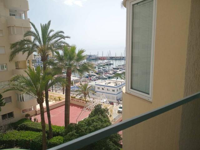 Piso en Venta en Puerto de Estepona