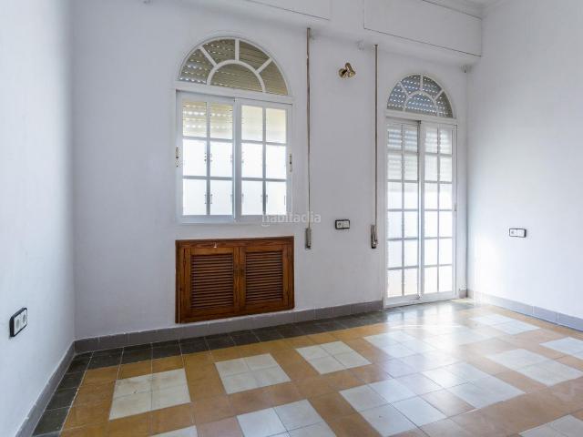 Piso en venta en Puerto de Santa María El, Casco Histórico Ribera del Marisco. Les presentamos este fantástico y amplio piso en pleno centro de El Puerto de Santa María. Pisos Puerto de Santa.