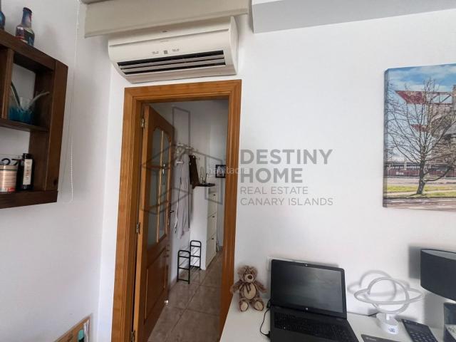 Piso en venta en Puerto del Rosario, Buenavista Rosa Vila. Precioso piso moderno y luminoso de 2 habitaciones con garaje y azotea privada en Fabelo. Pisos Puerto del.