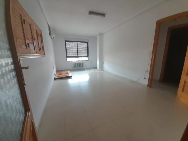 Piso en venta en Puertollano, Carretera de Córdoba Libertad. PISO DE 3 DORMITORIOS CON COCINA AMUEBLADA. Pisos.