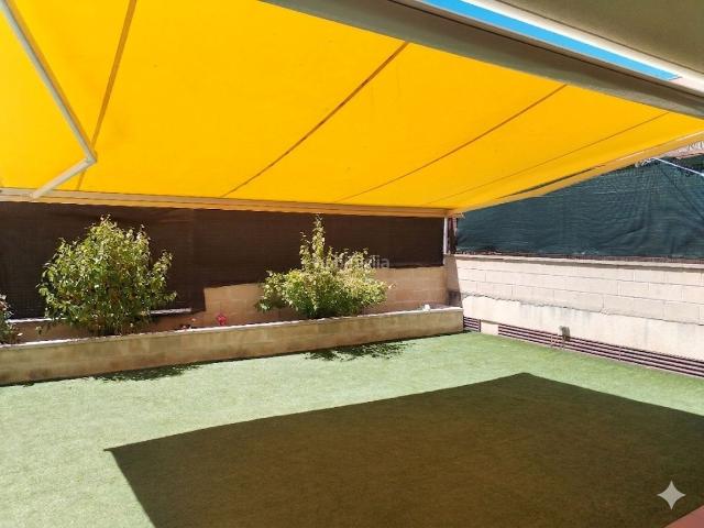 Piso en venta en Puertollano, PAU 2 600. Piso con gran patio privado. Pisos.