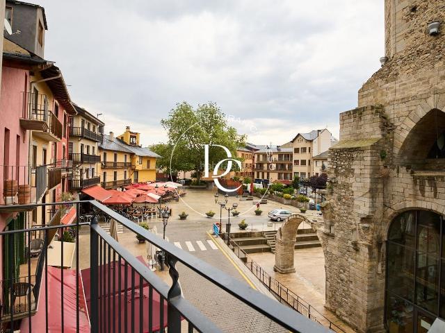 Piso en venta en Puigcerdà Pirineos. Piso de 94 m2 con vistas en venta en Puigcerdà. Pisos.