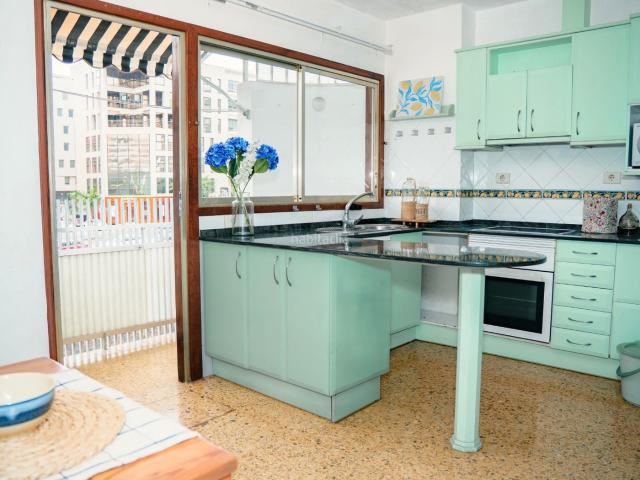Piso en venta en Palmas de Gran Canaria Las, Arenales Lugo Avenida Marítima. Espectacular vivienda de 210 m² en la calle Luis Doreste Silva Arenales amplitud, luz y posibilidades únicas. Pisos.