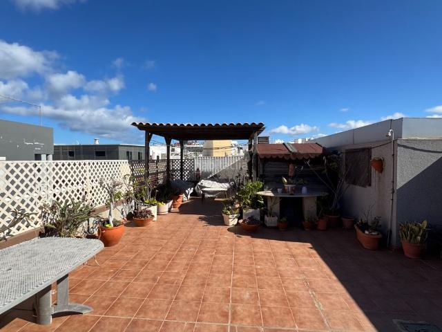Piso en venta en Palmas de Gran Canaria Las, Isleta. Piso en La Puntilla con Azotea Privada de 73 m² Las Palmas. Pisos Palmas de Gran Canaria.