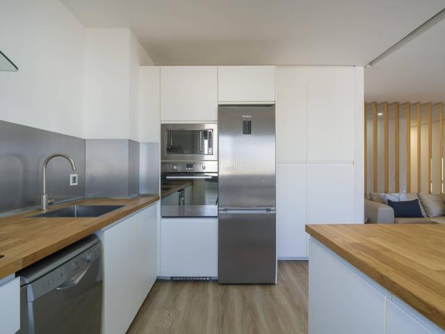 Piso en venta en Palmas de Gran Canaria Las, Santa Catalina Canteras. Exclusiva vivienda prácticamente en primera línea de la Playa de Las Canteras. Pisos Palmas de Gran Canaria.
