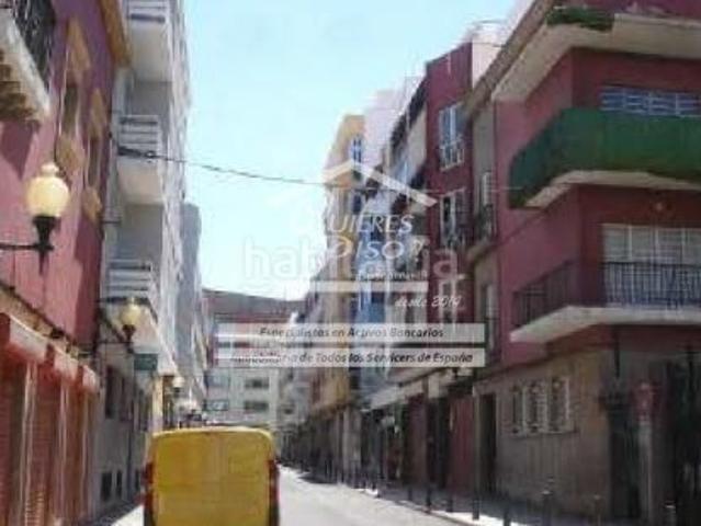 Piso en venta en Palmas de Gran Canaria Las, Triana. 250.000 Piso en subasta hasta el 11.06.2026 En Doctor Juan de Padilla, Las Palmas. Pisos Palmas de Gran Canaria.