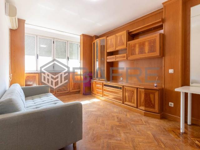 Piso en Venta en Palomeras Bajas